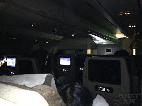以前正常日子的飞行记录 一个人的斯里兰卡游 回程遇到最严安检 第一次搭乘**33L