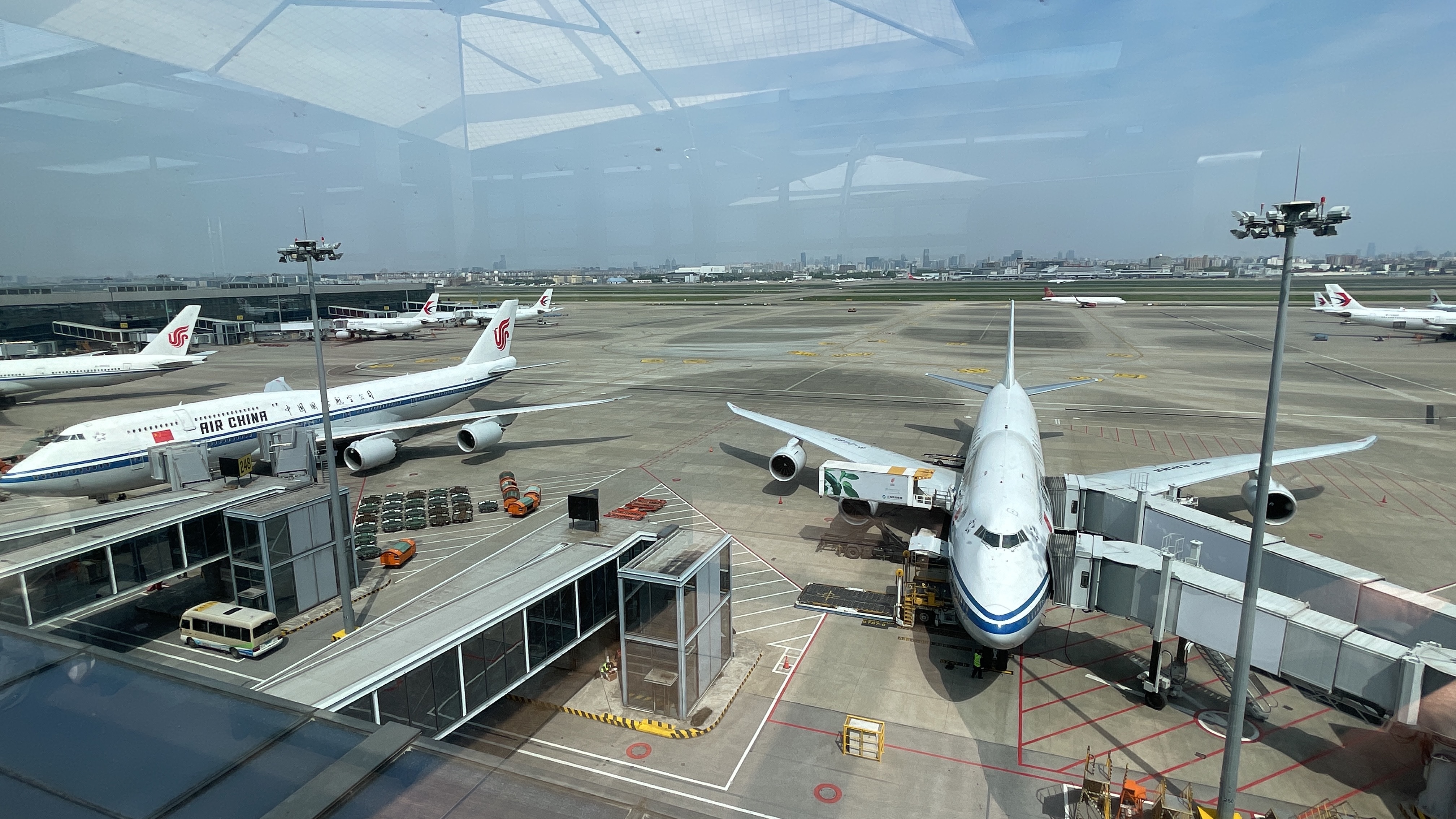 ܿŮB747-8ͬʱͣţB2485B2486жʱûг747......