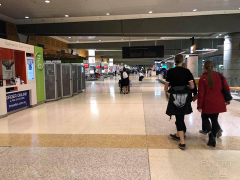 以前正常日子的飞行记录 本科毕业经悉尼武汉回家 搭乘里程票澳航国内线经济舱前往悉尼