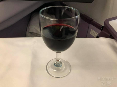 以前正常日子的飞行记录 搭乘**33H公务舱由悉尼飞往武汉