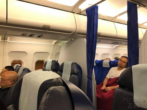 以前的简单记录 第一次经历航班长时间延误 搭乘**国内头等舱由武汉前往杭州