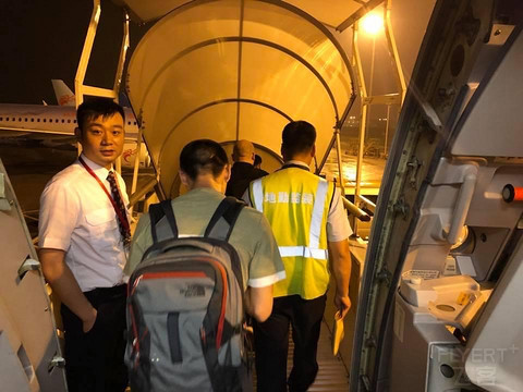 以前的简单记录 第一次经历航班长时间延误 搭乘**国内头等舱由武汉前往杭州