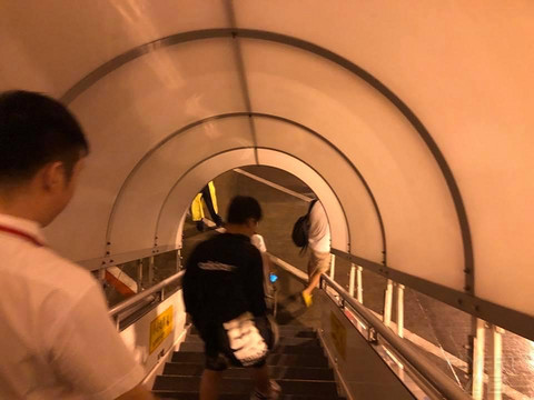 以前的简单记录 第一次经历航班长时间延误 搭乘**国内头等舱由武汉前往杭州