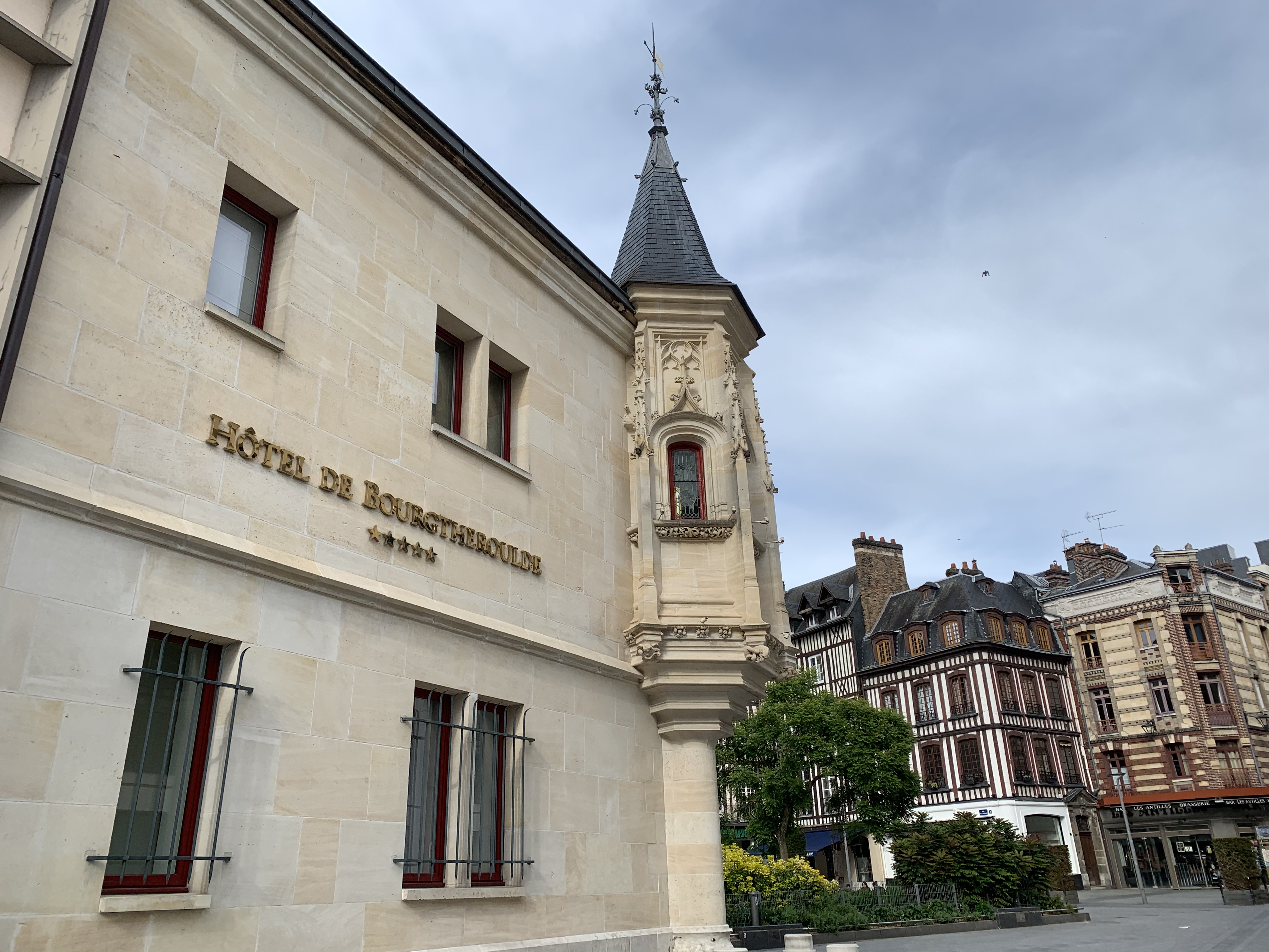 [ס]³³°;Rouen Hôtel de Bourgtherouldһ