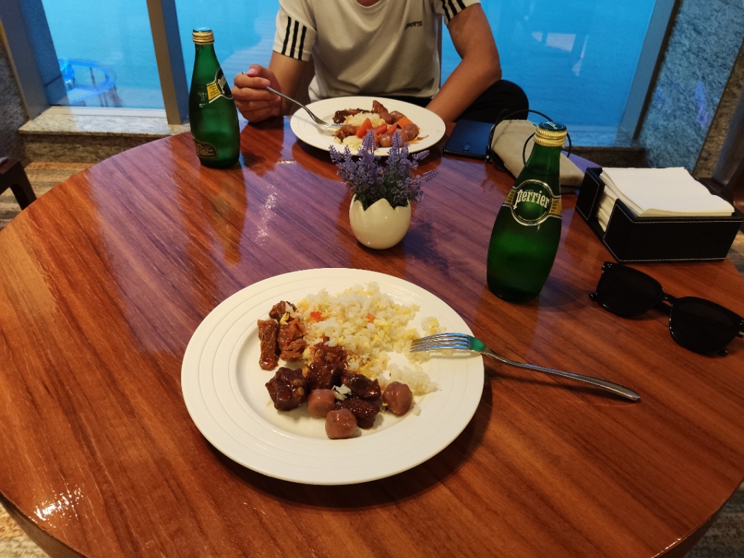 Tonyʦ;ܰ㾡-ˢ̨𺣰Hilton