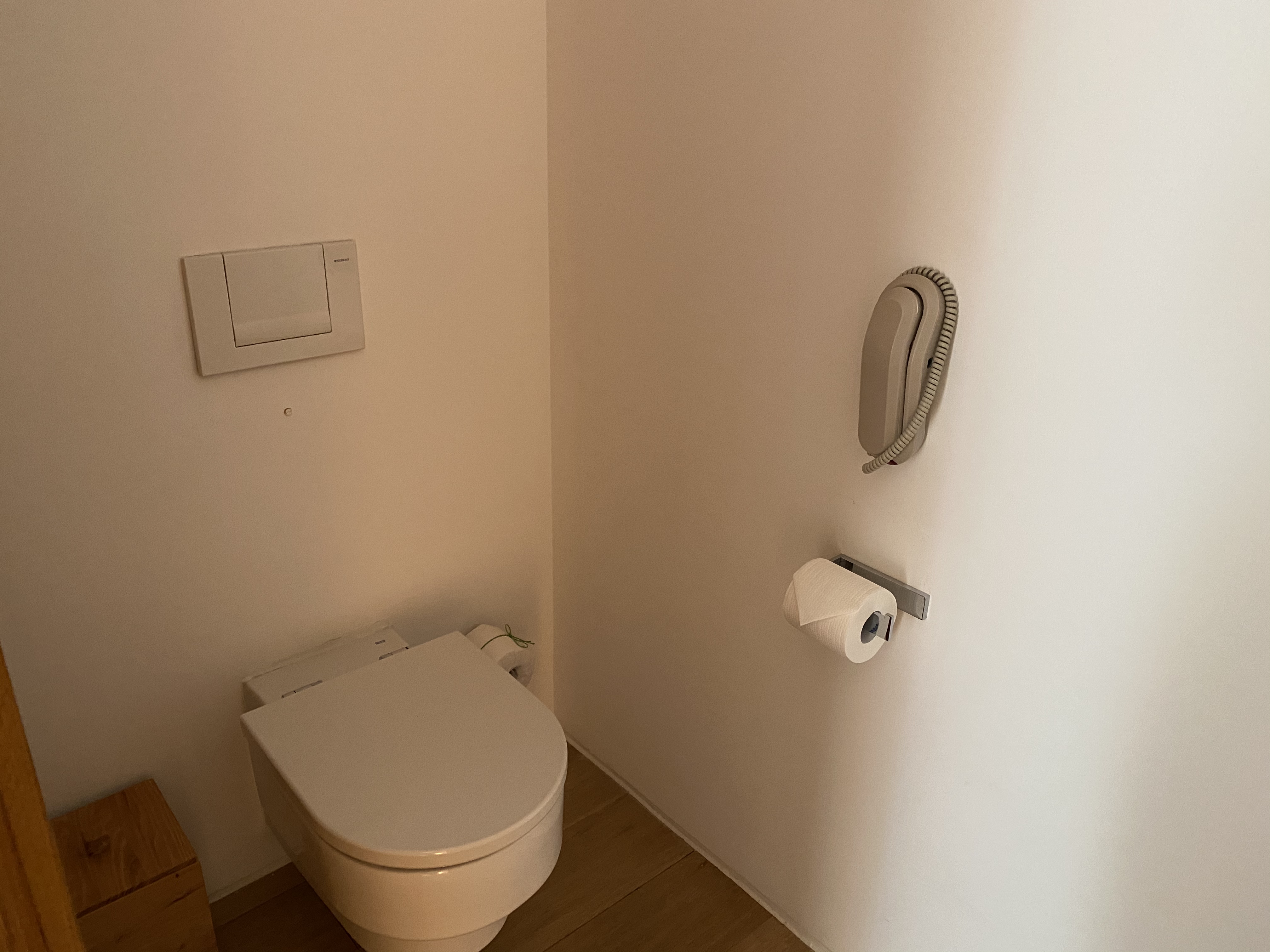 Ƶ Suite 95 and Studio 70