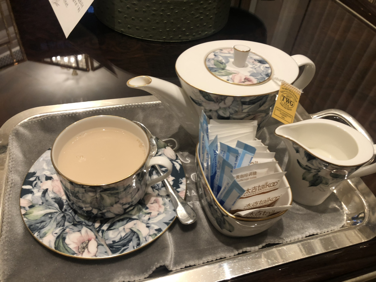 麣