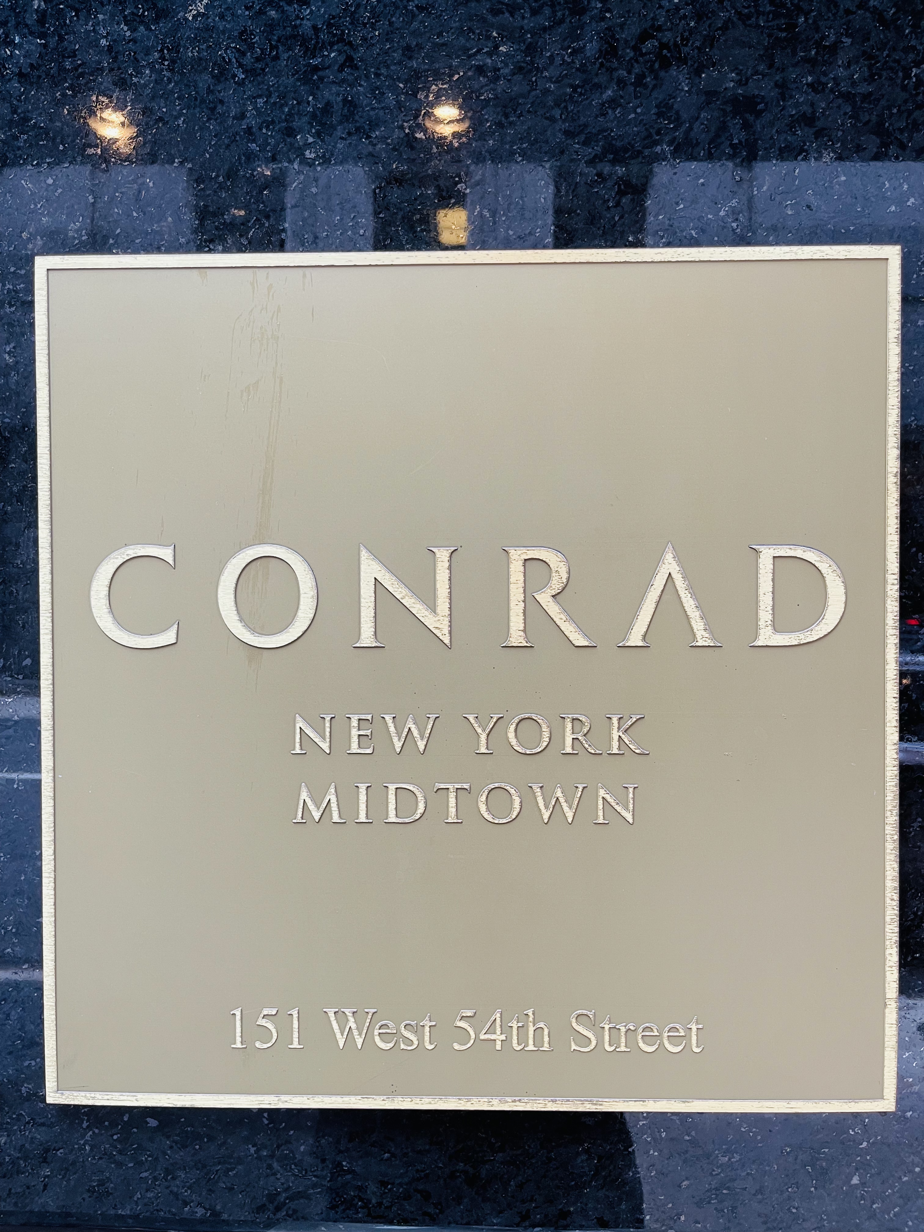 ʰ 3ҹһƬϡConrad New York MidtownŦԼгǿ鱨