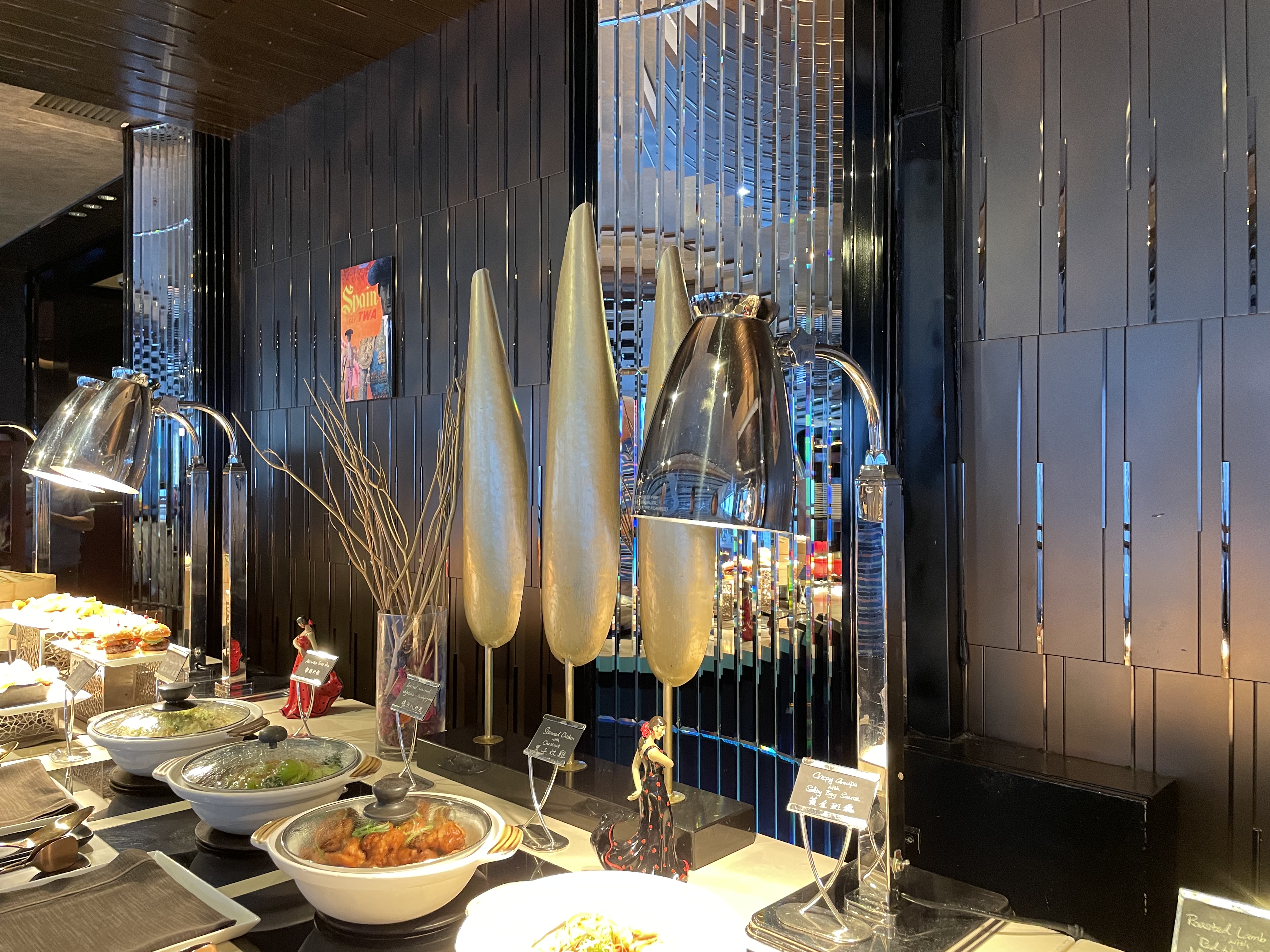 ݻ@֮ۡRCHK Dinner Buffet˼پƵCafé 103