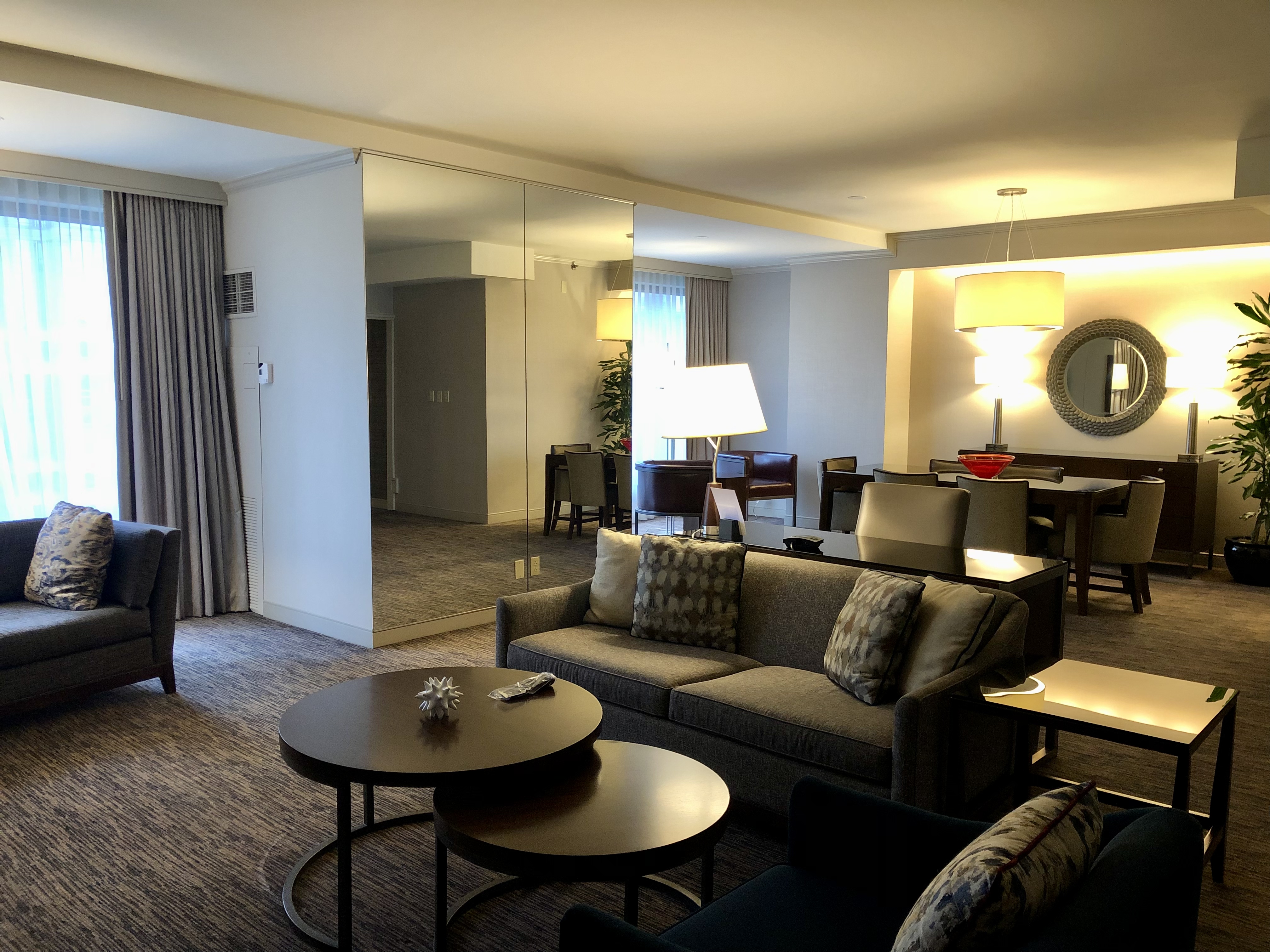  ֥Ӹӱ˹͡Ƶ 
The Westin Chicago River North