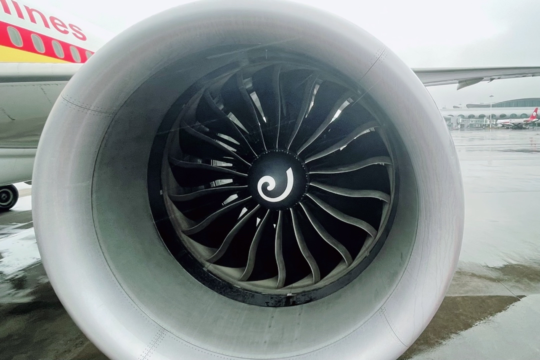 787Y8汩