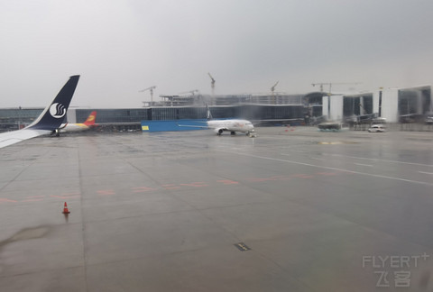 4000公里的飞行，只为那烤包子和羊肉串 — SC8046 HGH—URC 经济舱飞行报告