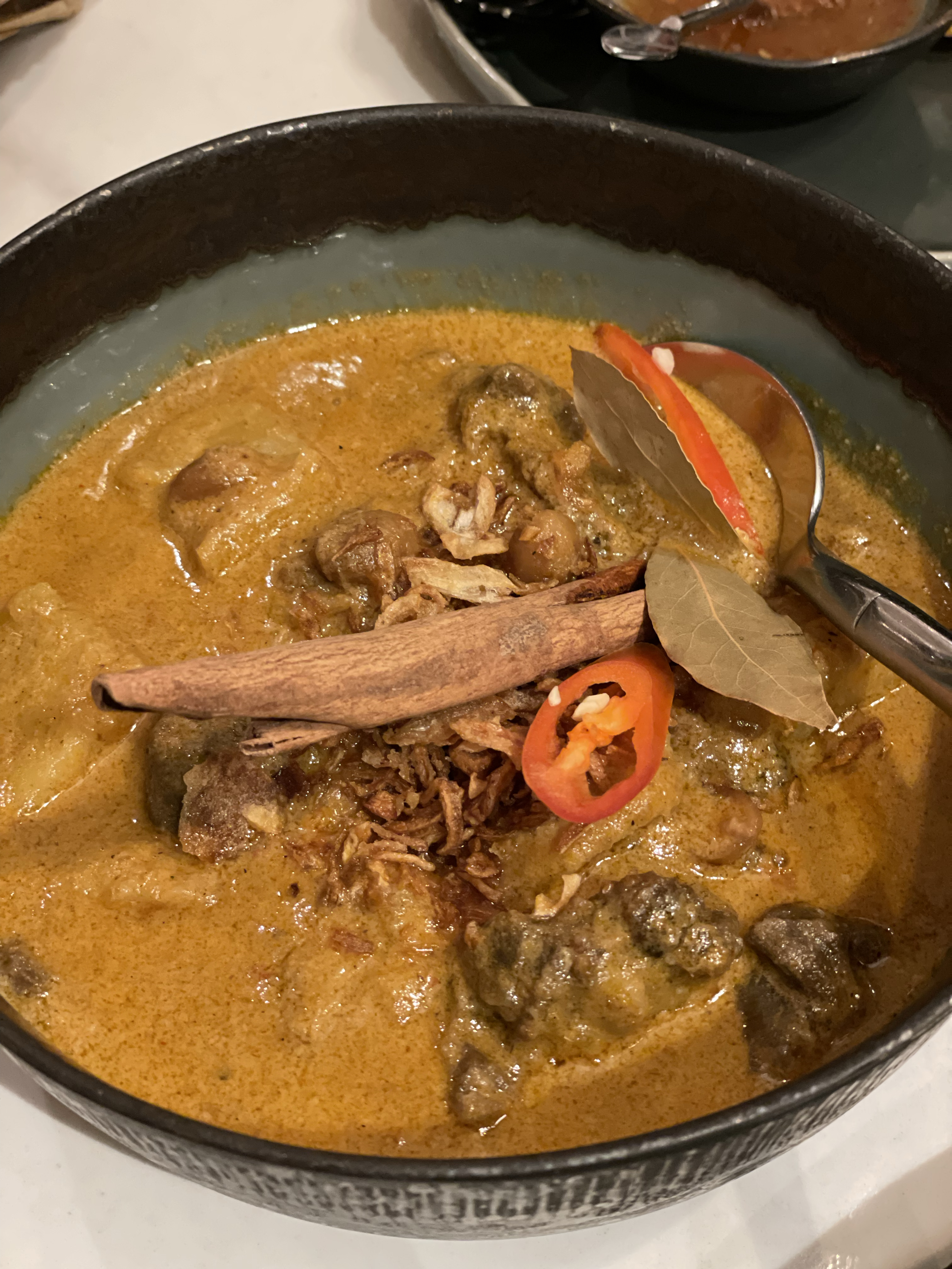 The House of Smooth Curry - ̩ʽThe Athenee Hotel ţ