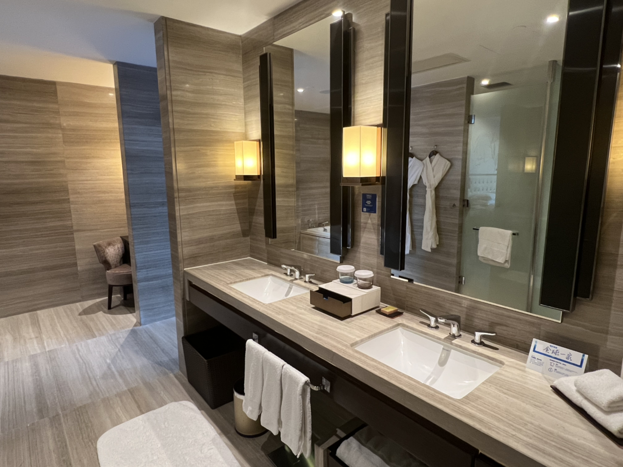 Hilton Shenzhen Futianڴлϣٸ߼/King Premier One Bedroom Suite