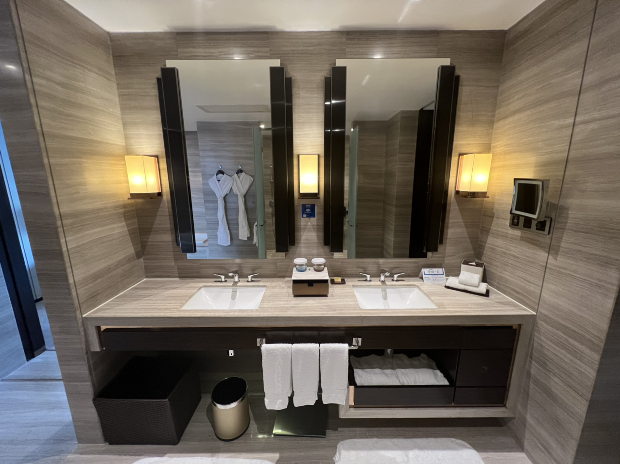 Hilton Shenzhen Futianڴлϣٸ߼/King Premier One Bedroom Suite