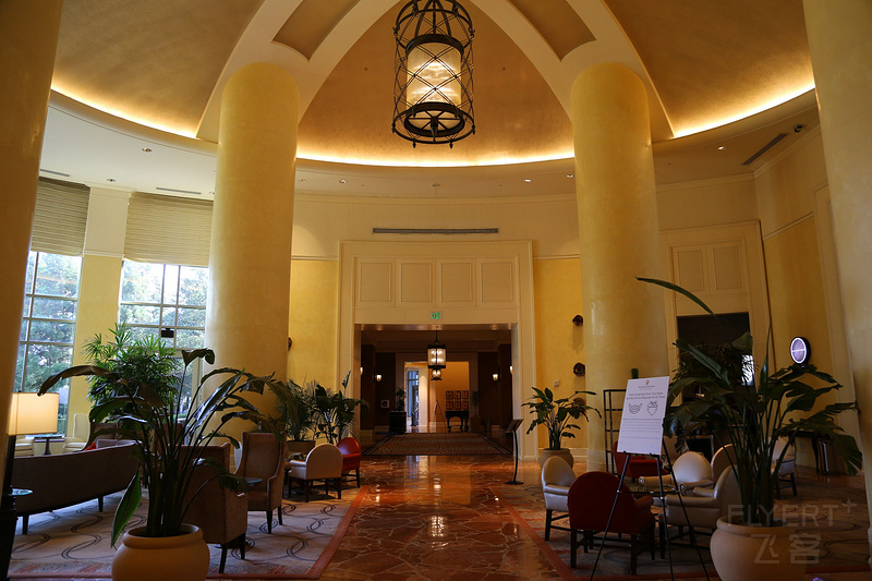 Atlanta--InterContinental Buckhead Atlanta Lobby (4).JPG