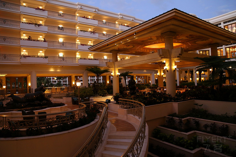 Maui--Grand Wailea a Waldorf Astoria Resort Lobby (15).JPG