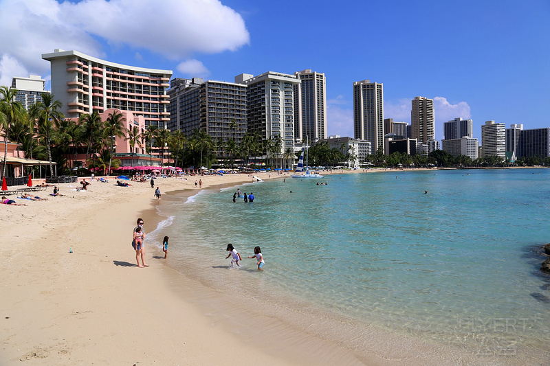 Oahu--The Royal Hawaiian a Luxury  Collection Resort Beach (2).JPG
