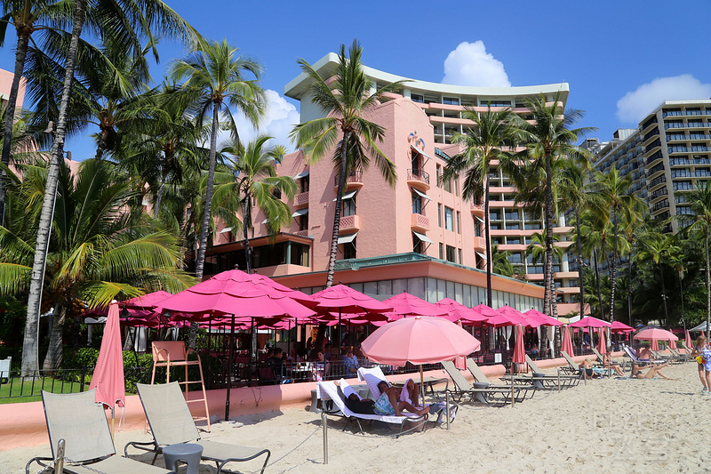 Oahu--The Royal Hawaiian a Luxury  Collection Resort Beach (3).JPG
