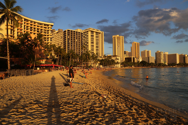 Oahu--The Royal Hawaiian a Luxury  Collection Resort Beach Sunset (17).JPG