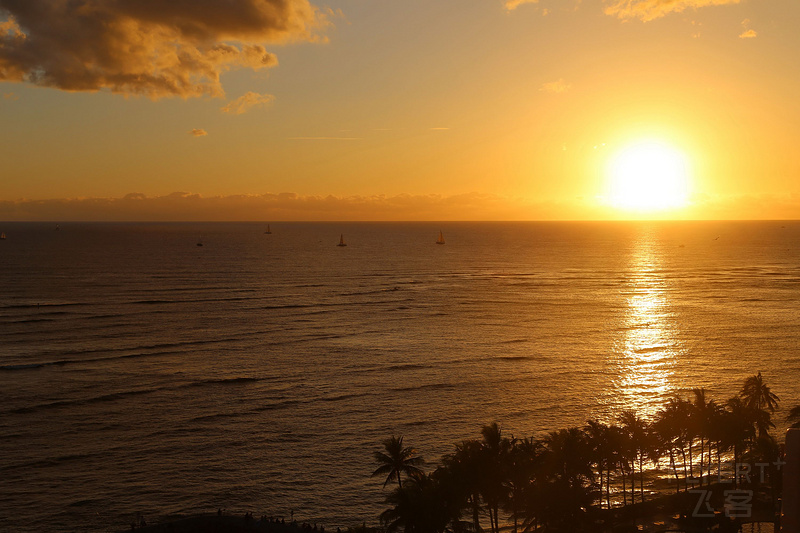 Oahu--The Royal Hawaiian a Luxury  Collection Resort Beach Sunset (20).JPG
