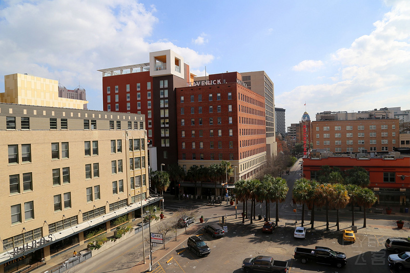 San Antonio--The St. Anthony A Luxury Collection Hotel Rooftop Bar (9).JPG