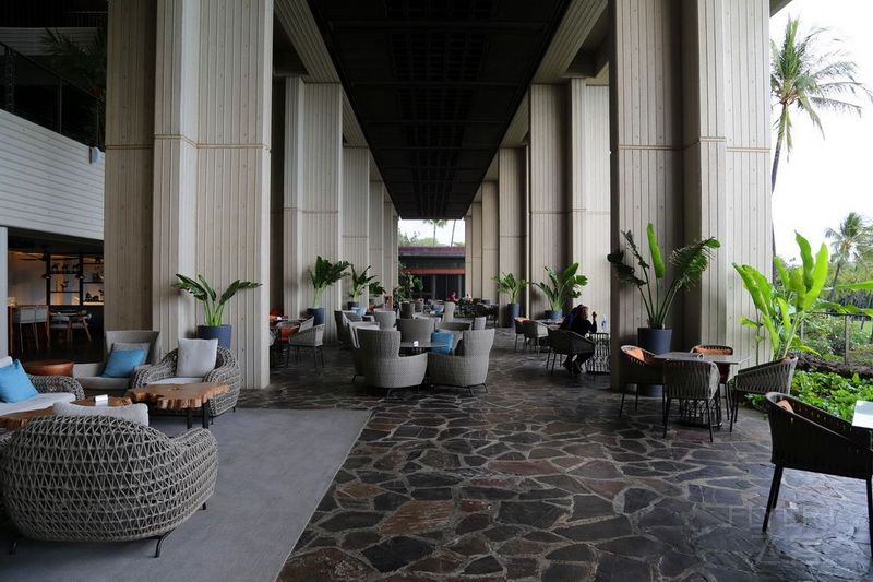 Big Island--Mauna Kea Beach Hotel Autograph Collection Lobby (17).JPG