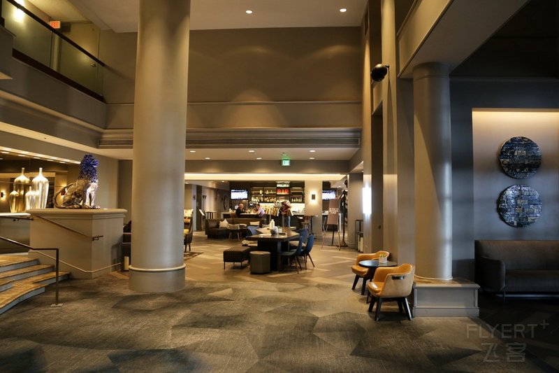 Los Angeles--Renaissance Los Angeles Airport Hotel Lobby and Restaurant (7).JPG