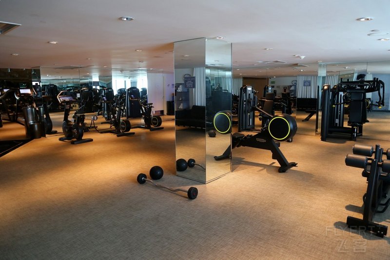 Los Angeles--SLS Hotel a Luxury Collection Hotel Beverly Hills Gym (2).JPG