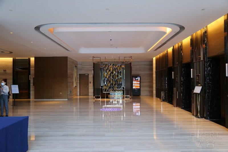 Jinan--Hilton Jinan South Lobby (19).JPG