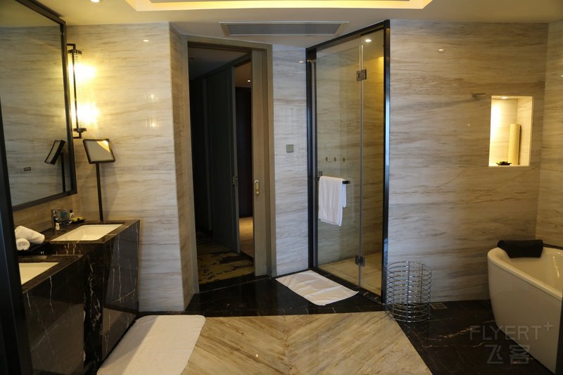 Fuzhou--Intercontinental Fuzhou Suite Bathroom (3).JPG