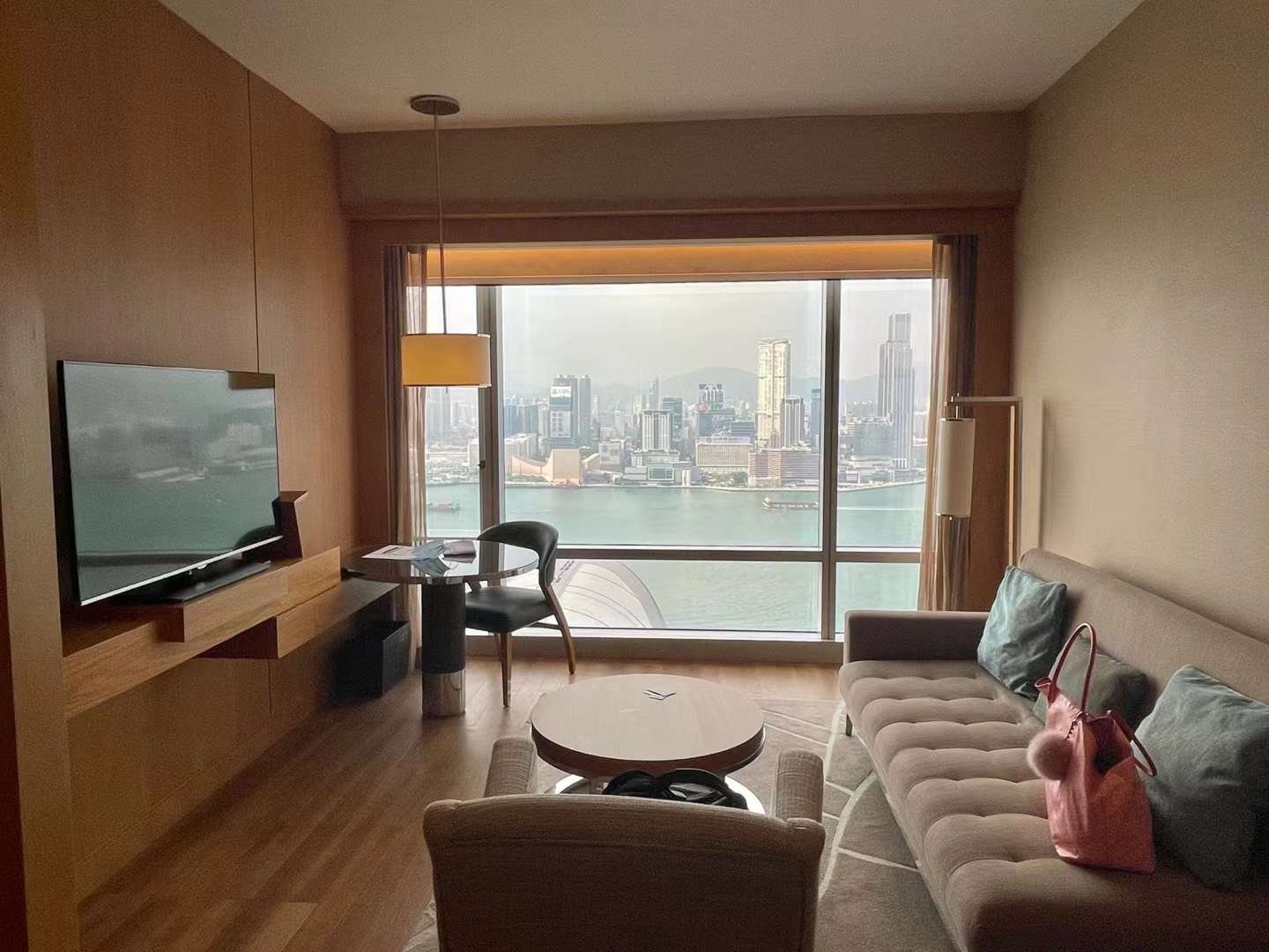 ͨڿ֮staycation9 -- HK Renaissance Harbour View