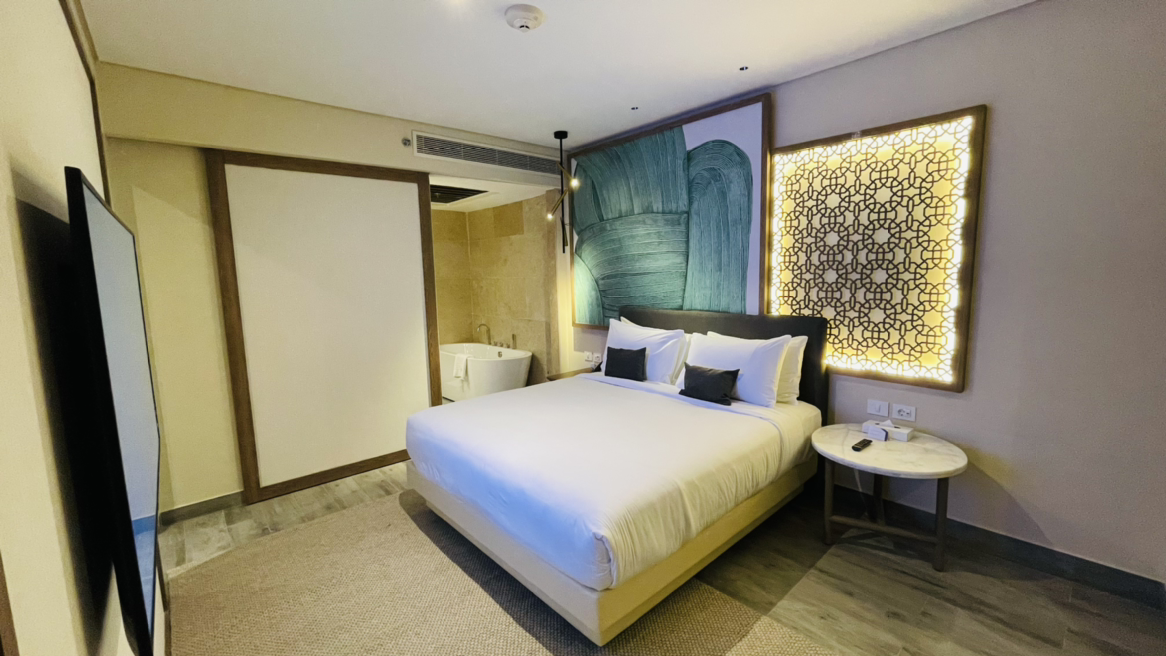 -Hyatt Regency Cairo West-Regency Suite with 1 Kind Bed