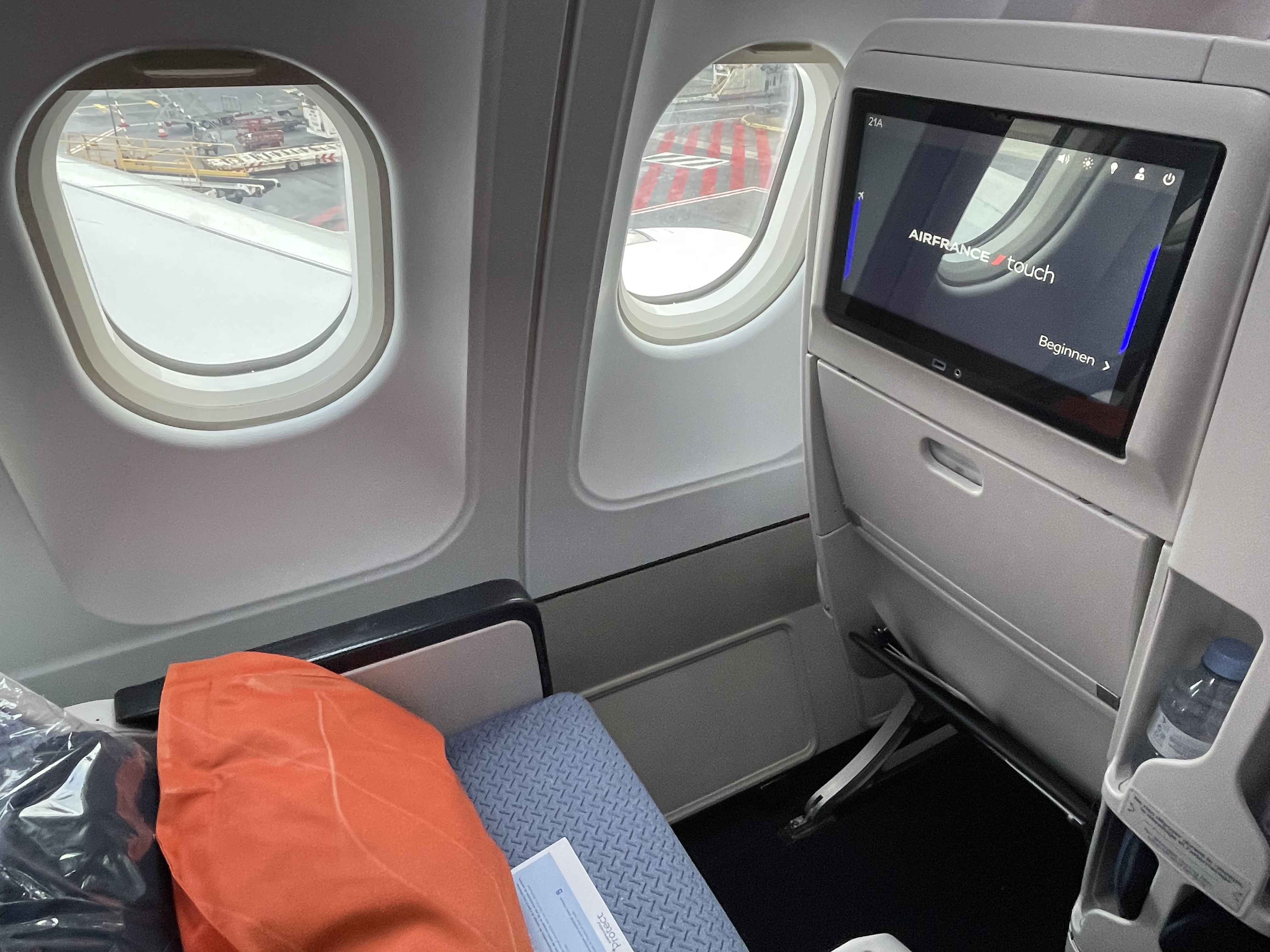 SEA-CDG-SXM - ֮ Air France Premium economy