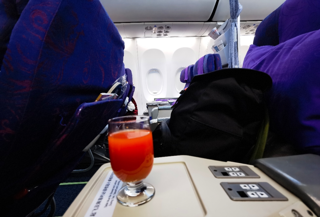 CA1204 KRL-PEK 737-800WL