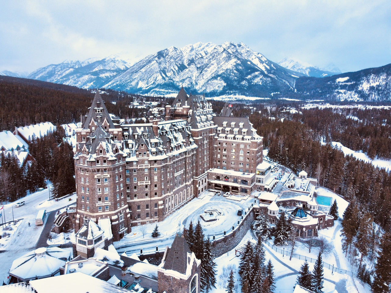 Castle in the mountains  ѶɰȪǱƵ ס