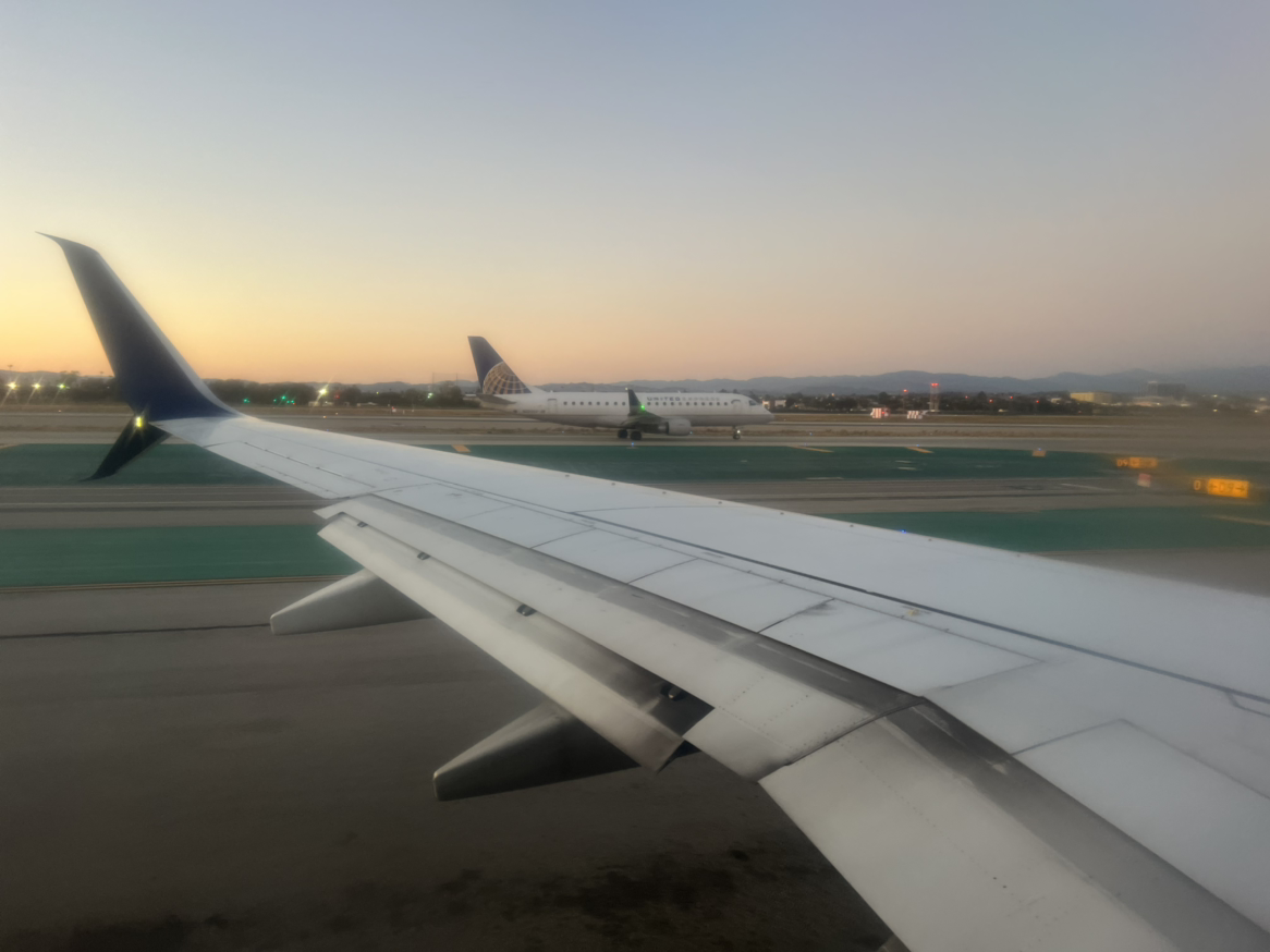 ; DL1021 LAX to SEA
