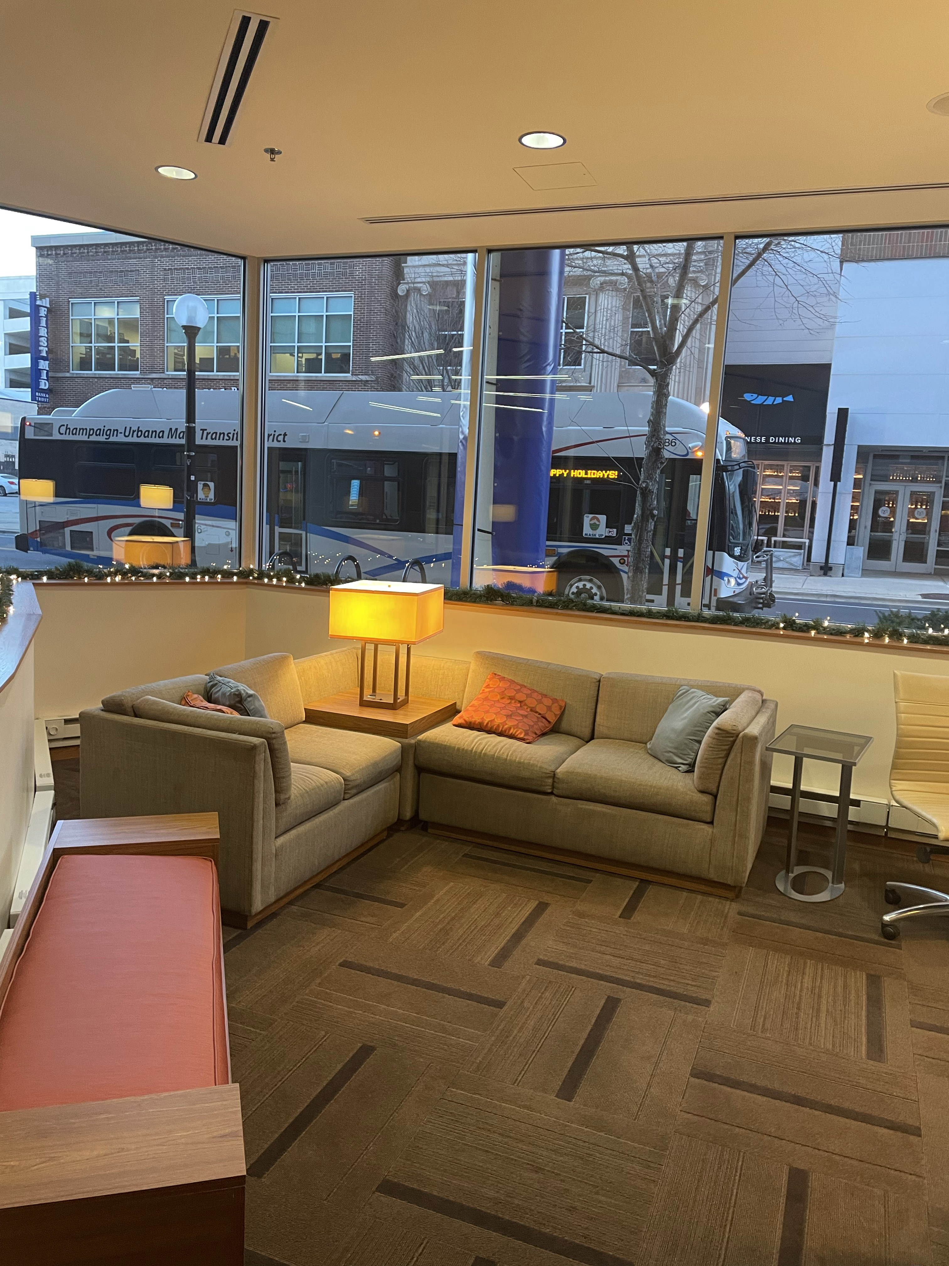 ɿüƵHyatt Place Champaign/Urbana߲˫