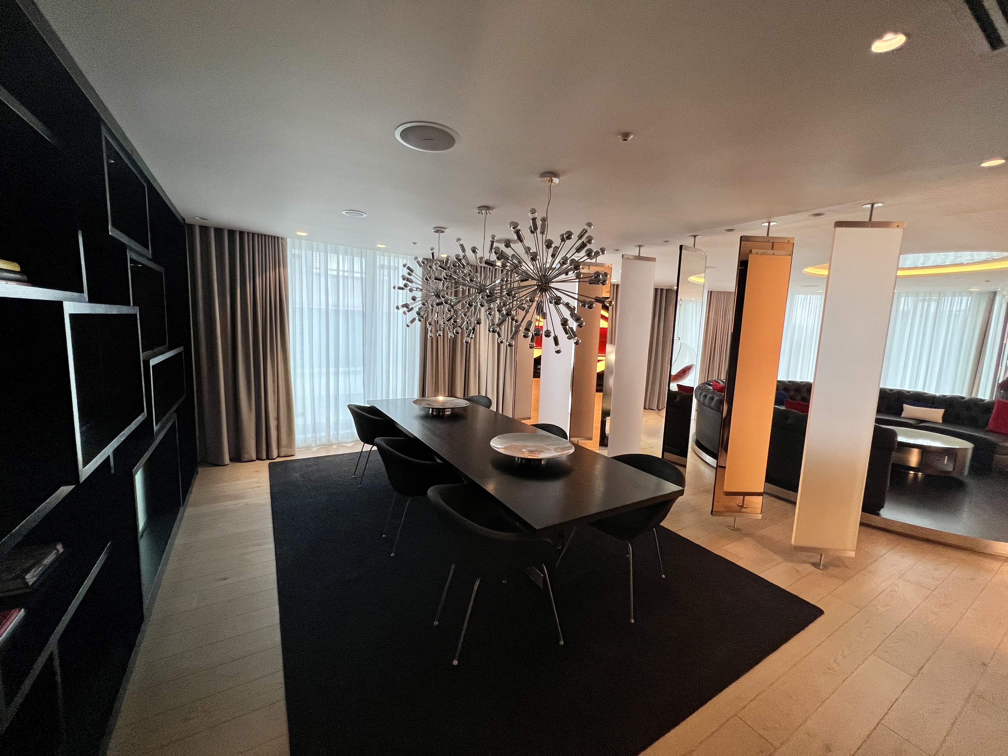  Wҫ Extreme WOW Suite, Penthouse, W London