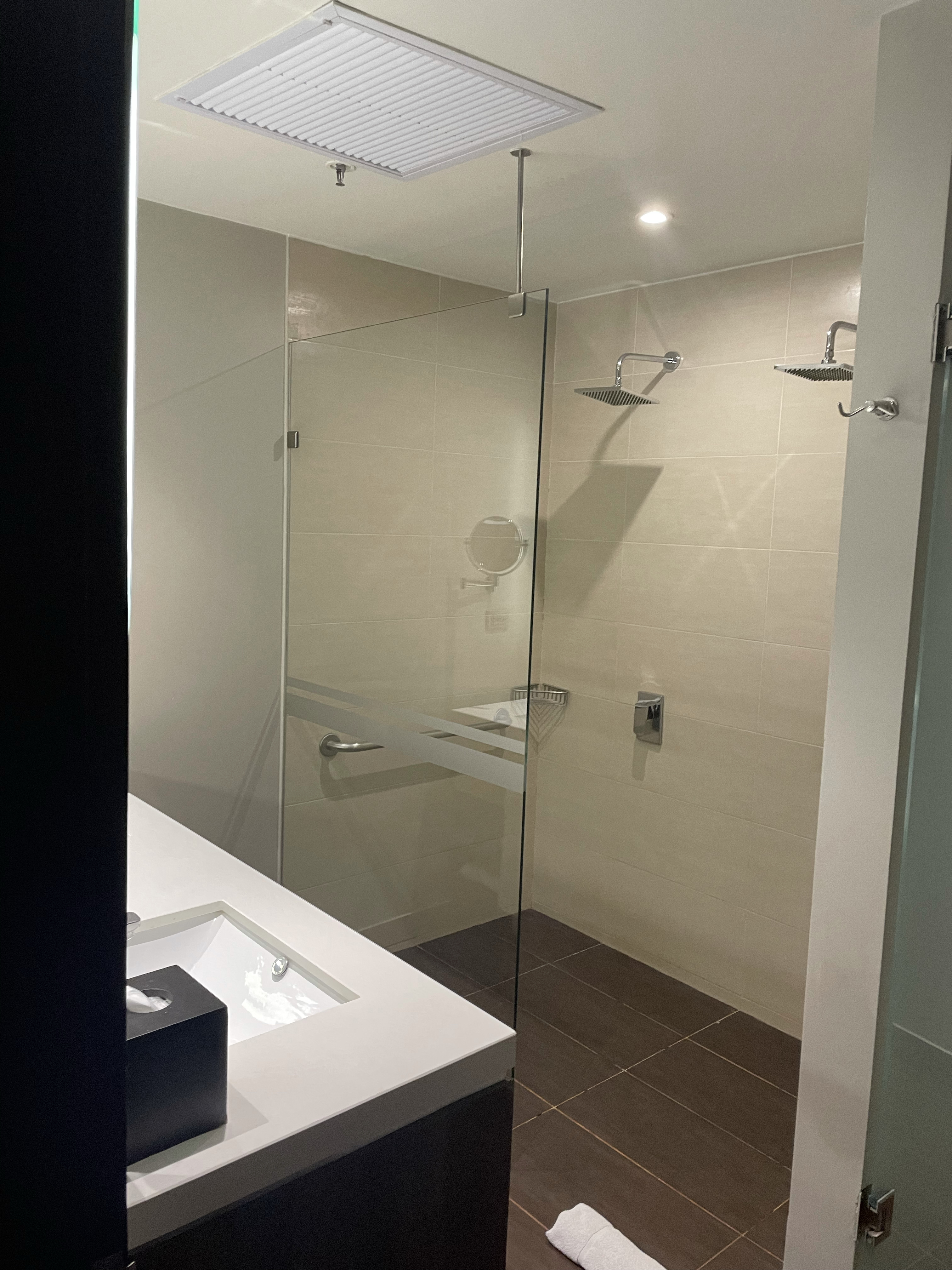 ϣٻ԰ƵHilton Garden Inn Bogota Airport׷