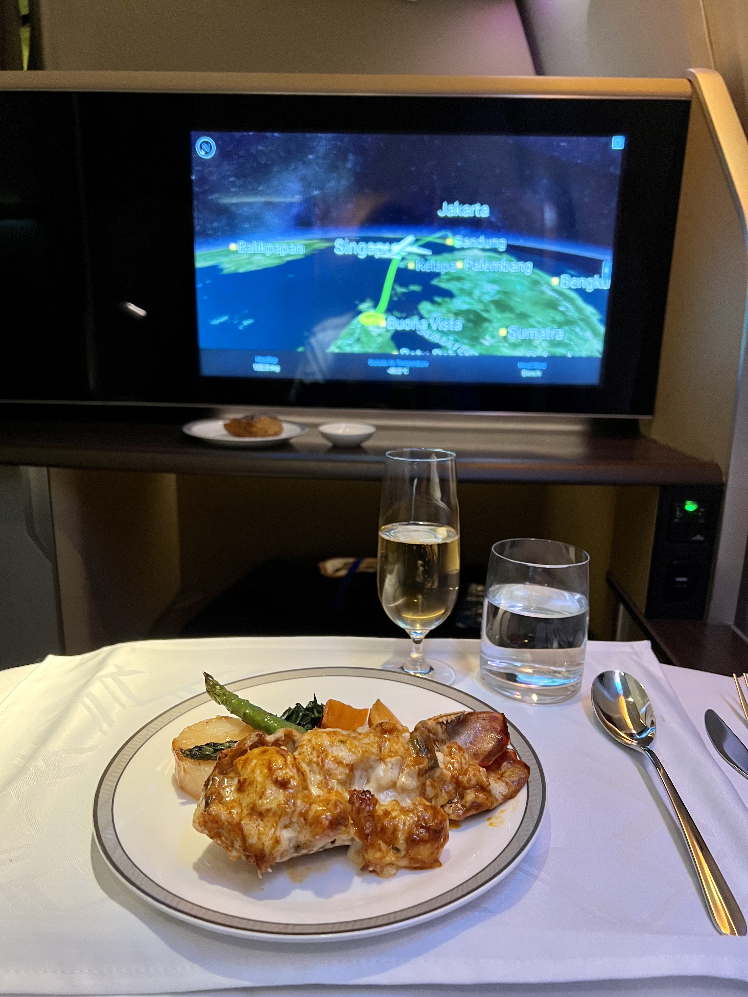 SQ968 SIN-CGK 77W First Class / The Private Room º;ͷ