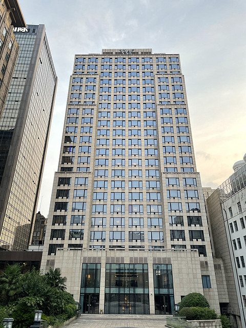 恣享霓虹，矗立江畔三世纪——上海外滩华尔道夫酒店全江景房