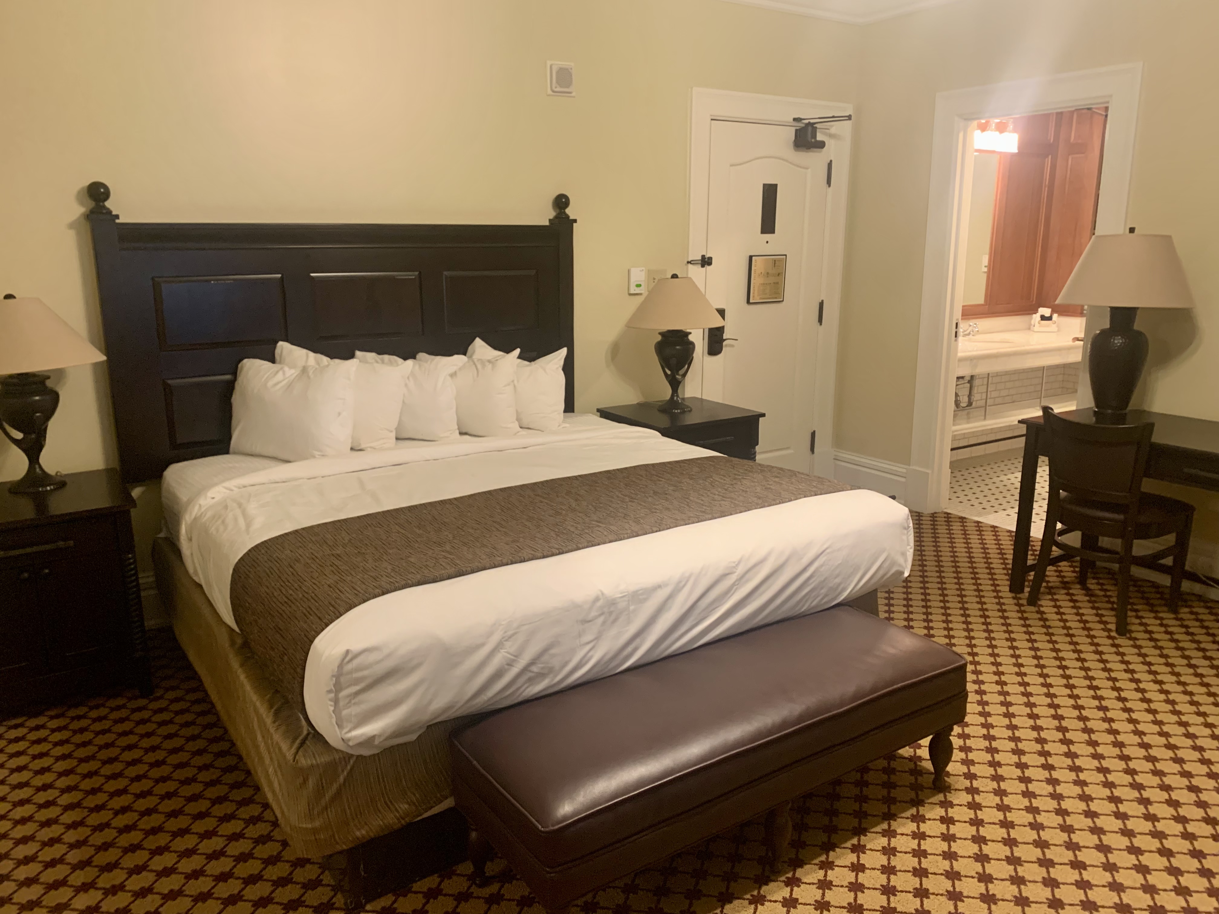 Lake Yellowstone Hotel：黄石国家公园住宿首选，Lakeview 2 Queen升湖景套房，餐饮一流