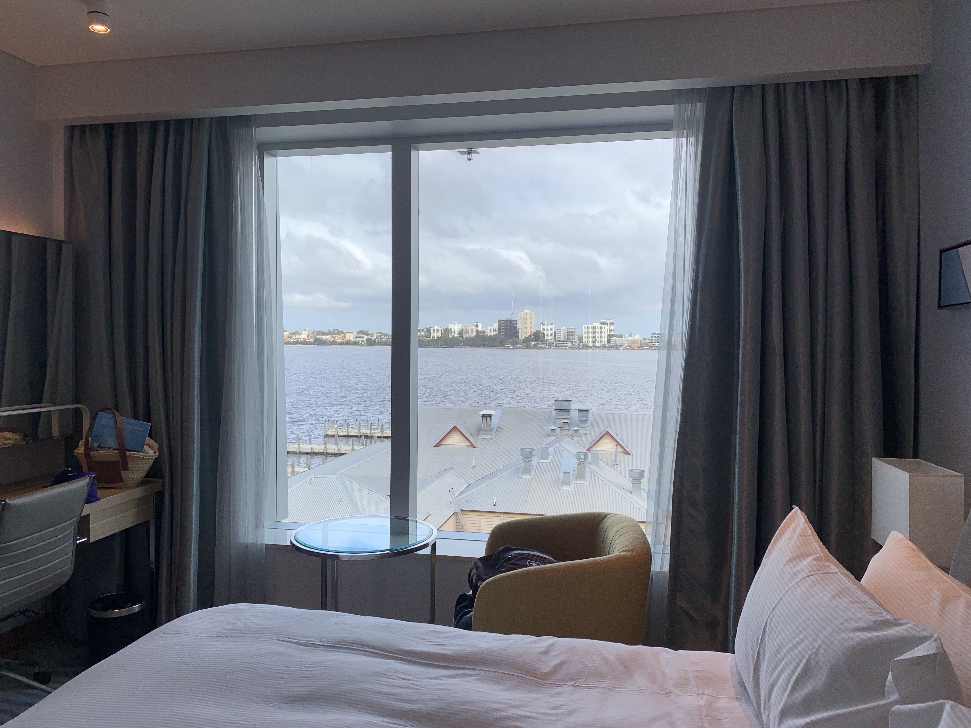 ˹ϣ־Ƶ DoubleTree by Hilton Perth Waterfrontס