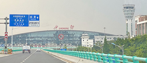 南方航空CZ6944 成都—乌鲁木齐成都玩的时间还没往返飞行时间长 南方航空CZ6944 成都—乌鲁木齐成都玩的时间还没往返飞行时间长