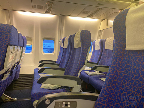 南方航空CZ6944 成都—乌鲁木齐成都玩的时间还没往返飞行时间长 南方航空CZ6944 成都—乌鲁木齐成都玩的时间还没往返飞行时间长