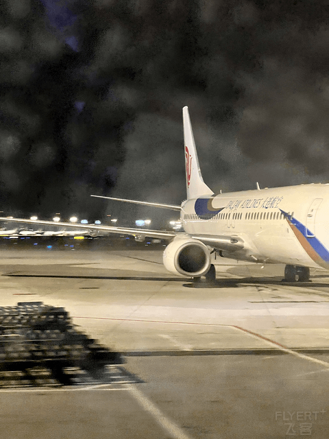 #金秋送里# 国航 CA112 香港-北京首都 HKG-PEK 高密度版B777-300ER商务舱体验