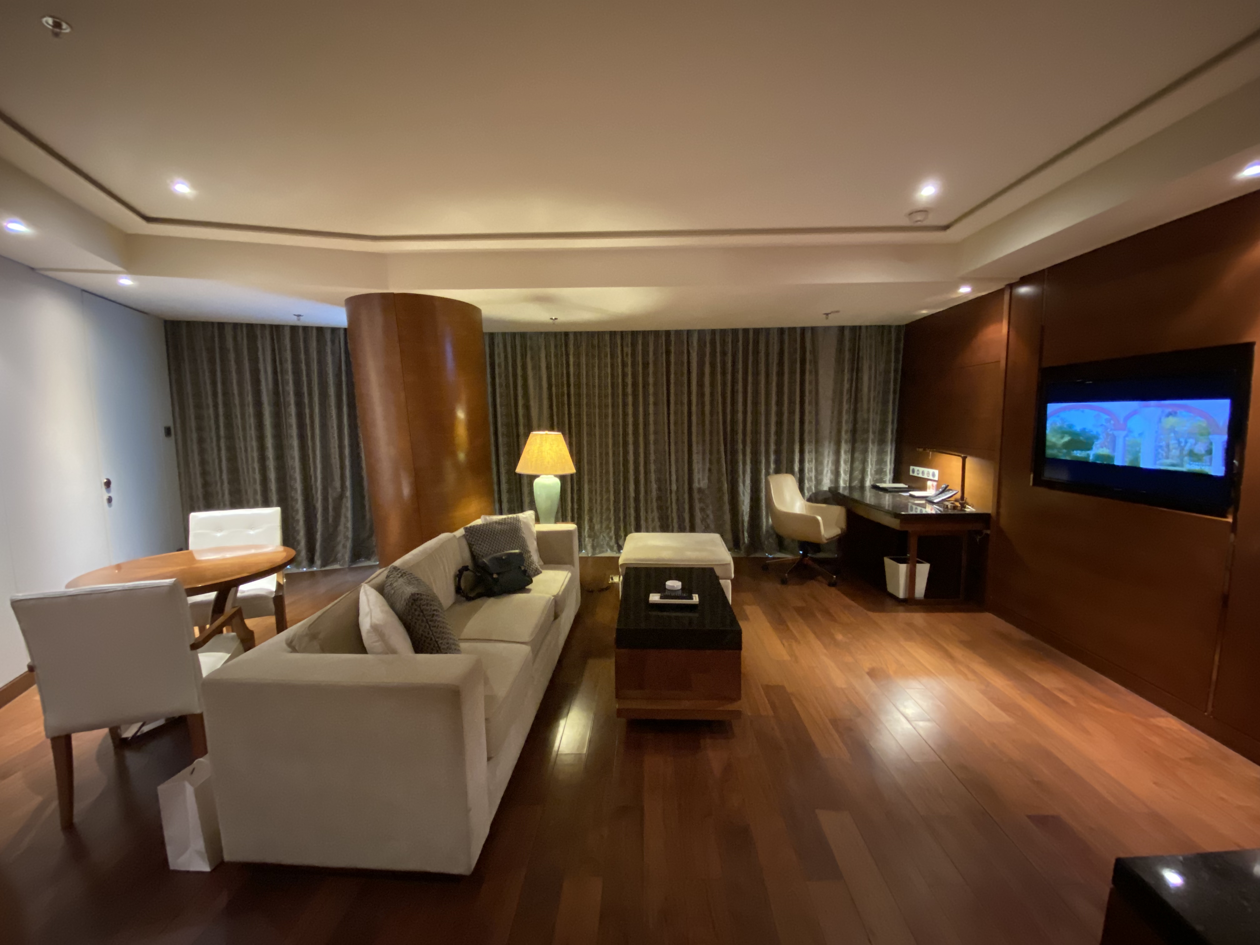 ԥ֣ķ˹صEpisode 2̵֣JWƵ JW Marriott׷Executive Suite