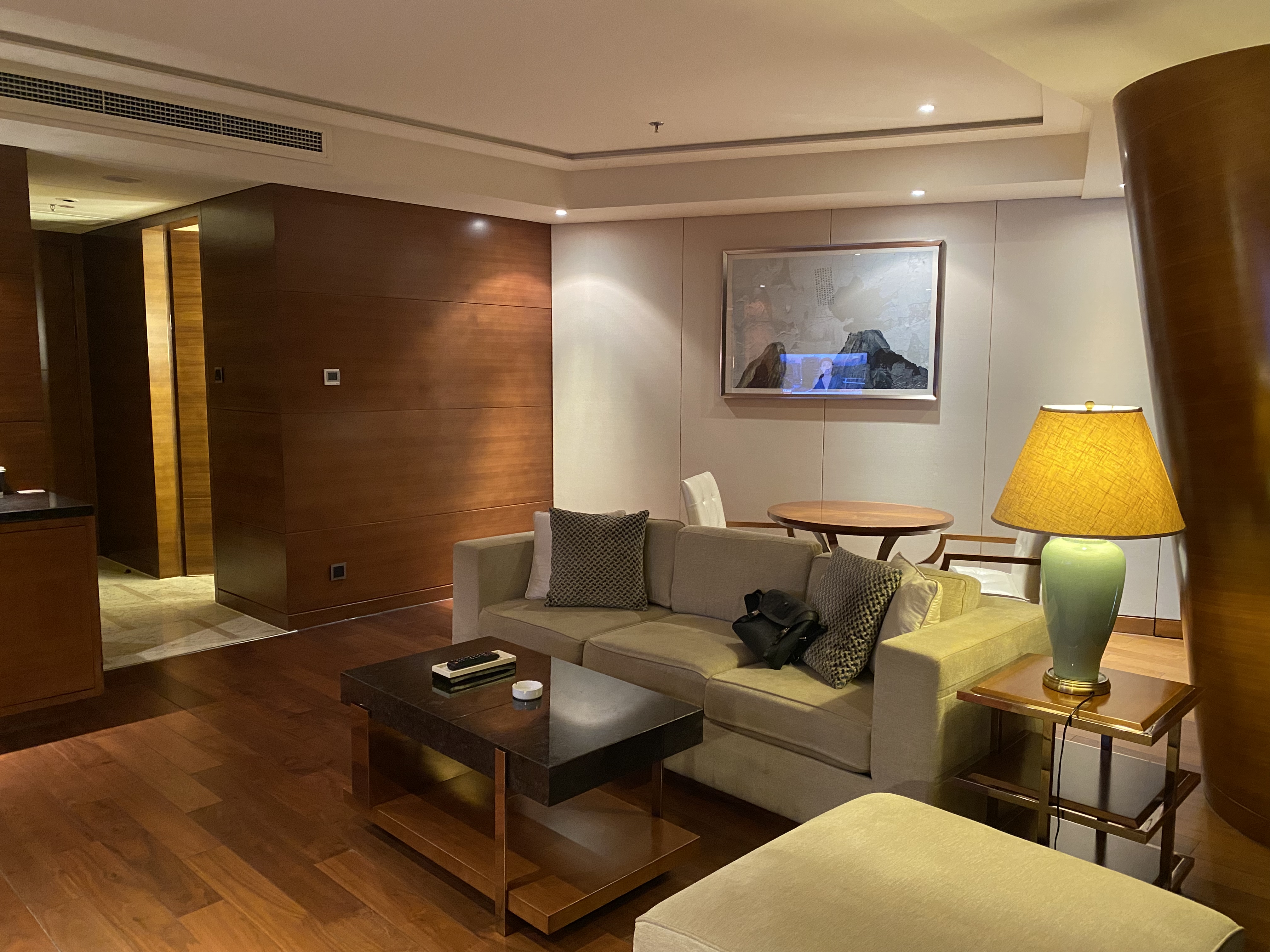 ԥ֣ķ˹صEpisode 2̵֣JWƵ JW Marriott׷Executive Suite