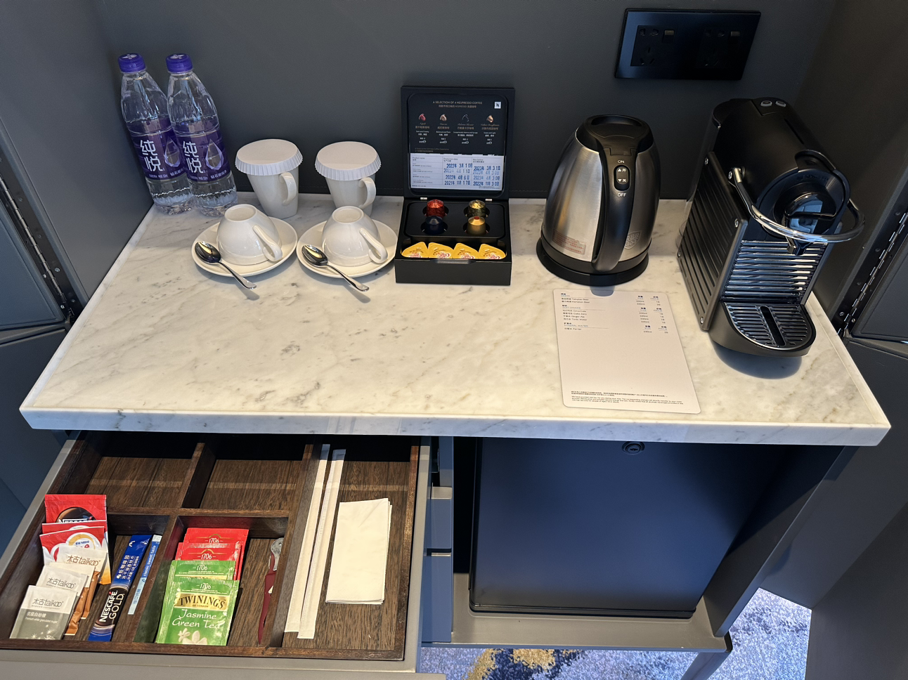 恭喜佛山顺德海骏达希尔顿酒店盛大开业-第一位钻卡会员